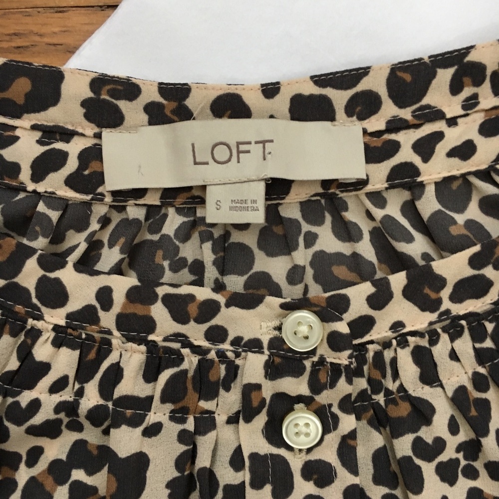 Loft Leopard Cheetah Print Button Down Blouse Sz S - image 4